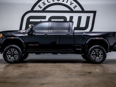 Used 2021 GMC Sierra 2500 AT4 w/ AT4 Premium Plus Package AWD/4WD image 6