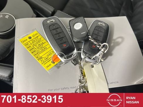 Certified 2025 Nissan Rogue Platinum w/ Tech Package image 16