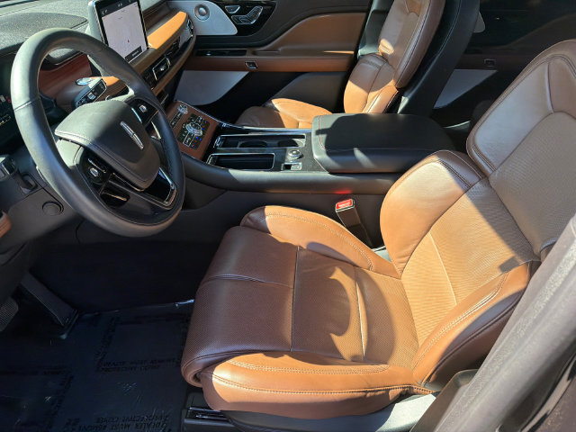 Used 2024 Lincoln Aviator Reserve w/ Equipment Group 201A AWD/4WD image 11