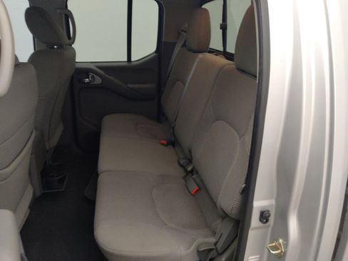 Used 2019 Nissan Frontier SV image 18