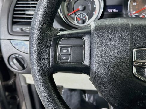 Used 2019 Dodge Grand Caravan SE FWD image 14