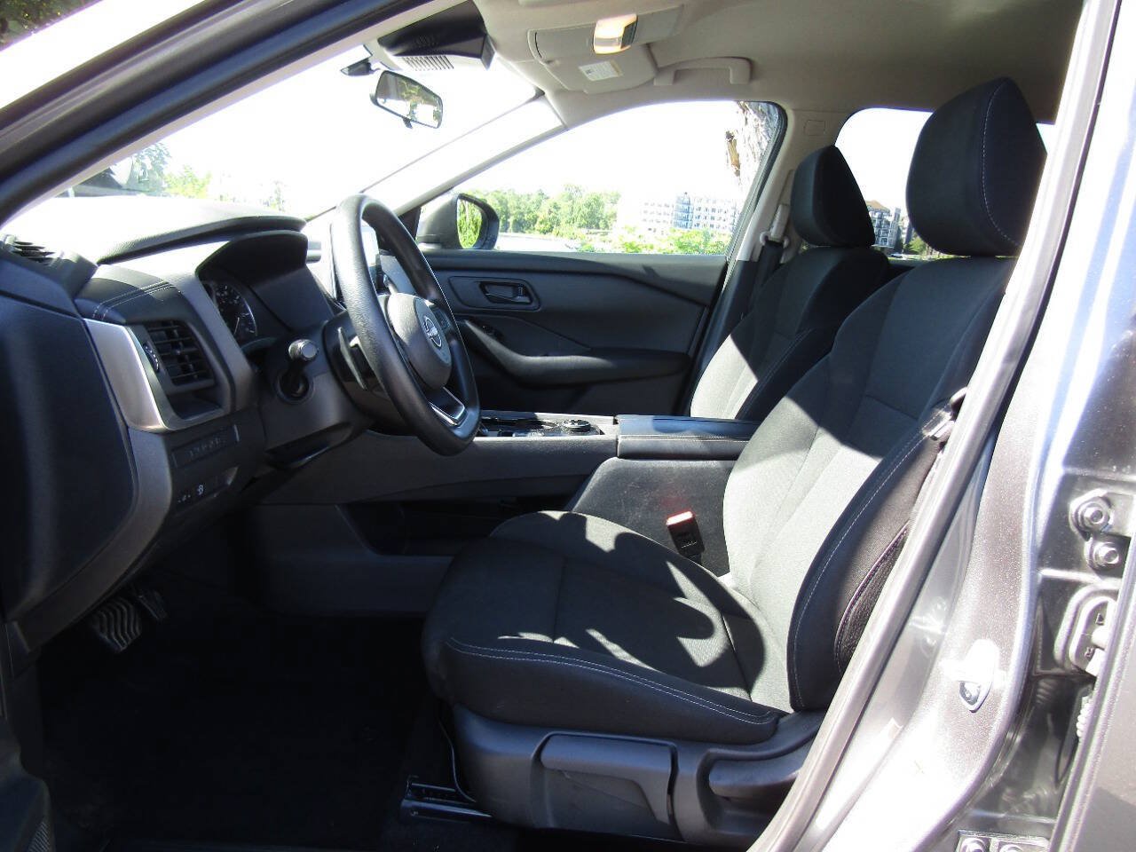 Used 2024 Nissan Rogue S AWD/4WD image 11