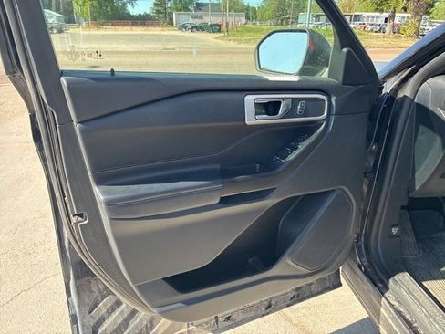 Used 2020 Ford Explorer XLT w/ Equipment Group 202A AWD/4WD image 10