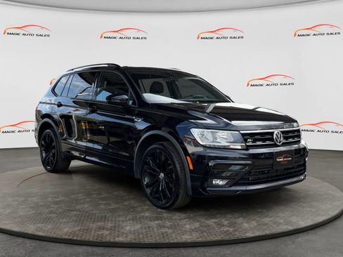 Used 2020 Volkswagen Tiguan SE R-Line image 3