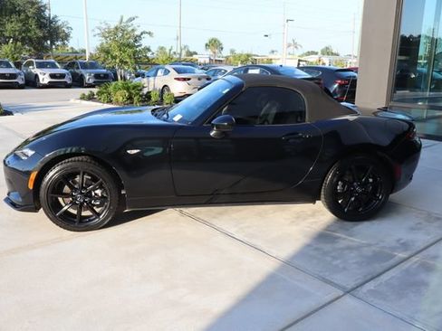 Used 2023 MAZDA MX-5 Miata Club RWD image 7