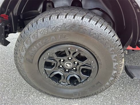 Used 2022 Ford Bronco Wildtrak image 17