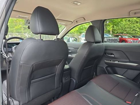 Used 2025 Nissan Kicks SR FWD image 37