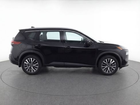 Used 2024 Nissan Kicks SV image 11