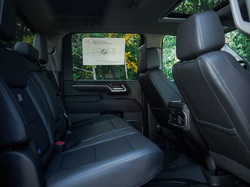 New 2026 GMC Sierra 3500 SLT w/ SLT Premium Package AWD/4WD image 11