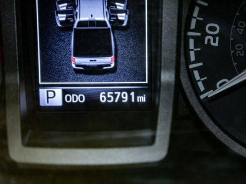 Used 2021 Toyota Tacoma TRD Sport w/ Technology Package image 21