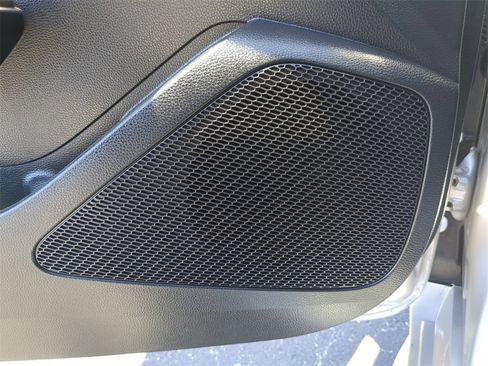 Used 2021 Toyota Corolla LE image 18