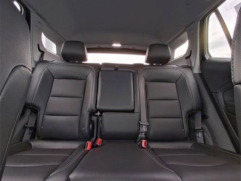 Used 2024 GMC Terrain SLT image 26