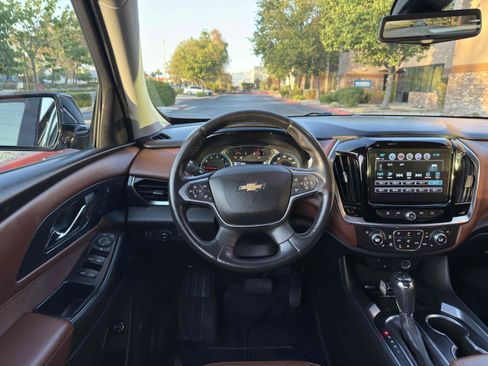 Used 2018 Chevrolet Traverse High Country w/ LPO, Cargo Package AWD/4WD image 25