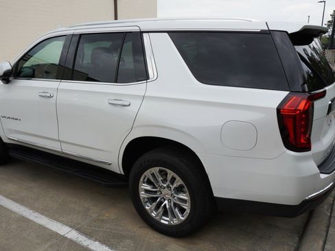 Used 2021 GMC Yukon SLT w/ SLT Luxury Plus Package image 6