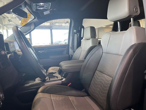 Used 2023 Chevrolet Silverado 1500 ZR2 AWD/4WD image 14