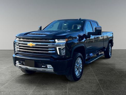 Used 2022 Chevrolet Silverado 3500 High Country w/ Technology Package image 3