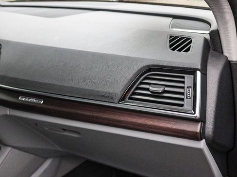 Used 2022 Audi Q5 e Prestige w/ Prestige Package image 19