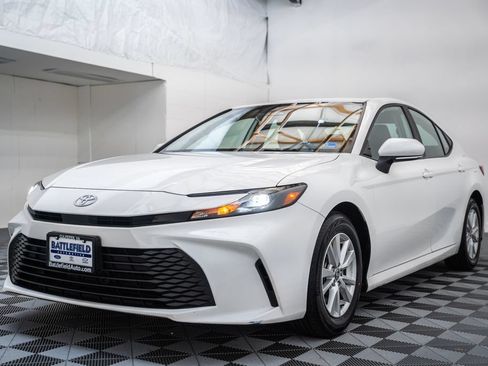 Certified 2025 Toyota Camry LE FWD image 3