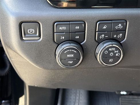 Used 2023 Chevrolet Silverado 1500 ZR2 image 16