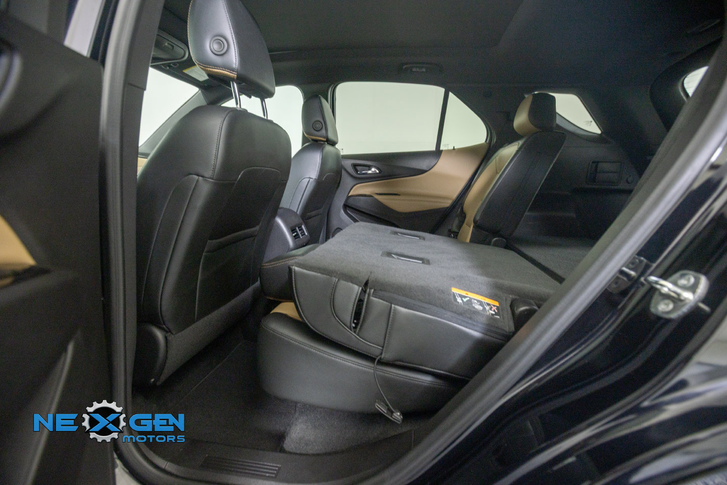 Used 2024 Chevrolet Equinox Premier AWD/4WD image 33