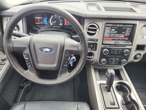 Used 2015 Ford Expedition EL XLT w/ Equipment Group 202A RWD image 11