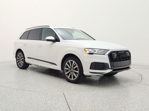 Used 2022 Audi Q7 2.0T Premium Plus w/ Premium Plus Package AWD/4WD image 3