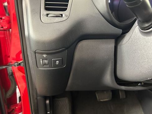 Used 2013 Kia Soul FWD image 19
