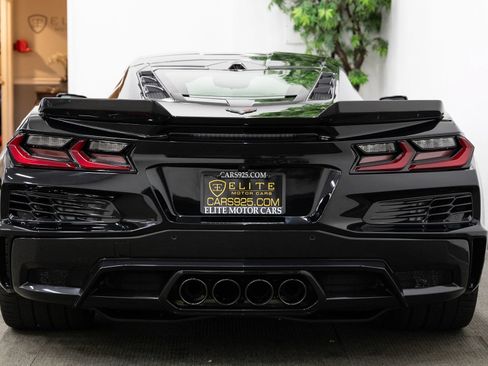 Used 2025 Chevrolet Corvette Z06 RWD image 4