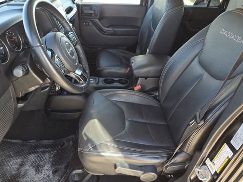 Used 2017 Jeep Wrangler Unlimited Sahara w/ Max Tow Package image 13