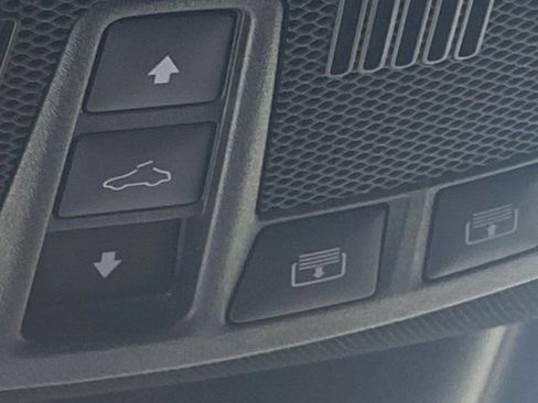 Used 2019 Ford Expedition XLT w/ Equipment Group 202A AWD/4WD image 29