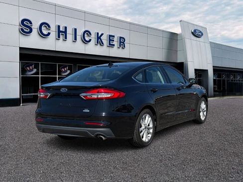 Used 2020 Ford Fusion SE FWD image 2
