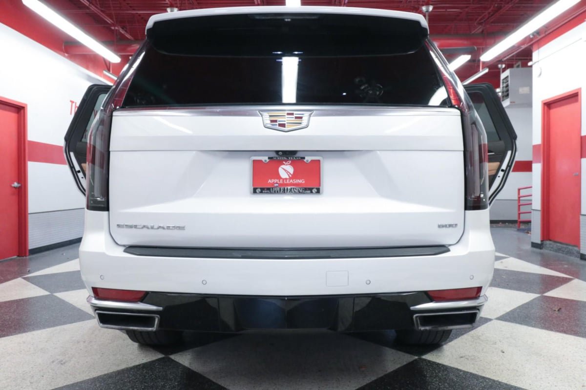 Used 2023 Cadillac Escalade Premium Luxury w/ Performance Package RWD image 32