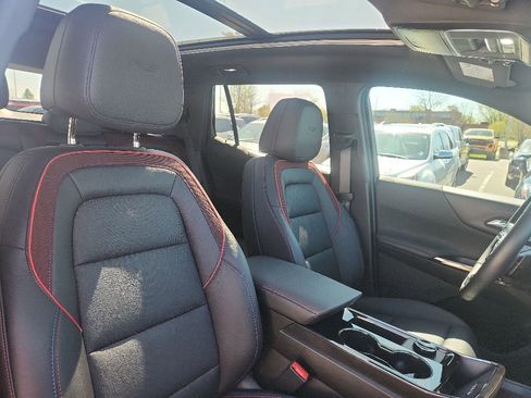 Used 2025 Chevrolet Equinox RS AWD/4WD image 18