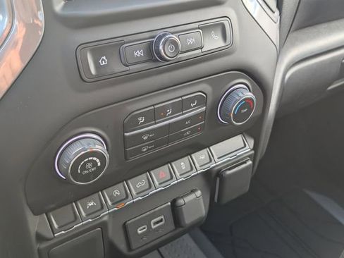 Certified 2022 Chevrolet Silverado 1500 Custom image 20