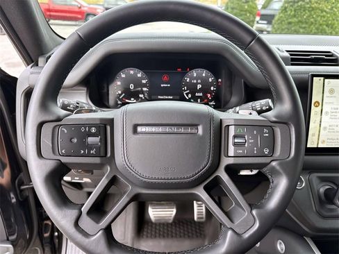 Used 2025 Land Rover Defender 110 V8 image 27