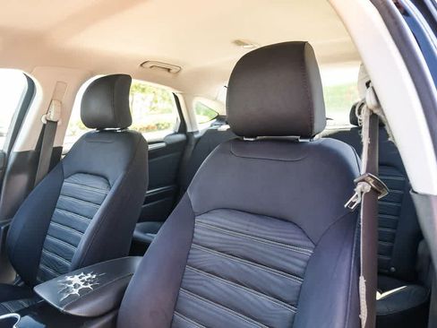 Used 2016 Ford Fusion SE FWD image 17