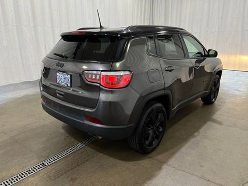 Used 2019 Jeep Compass Latitude AWD/4WD image 3