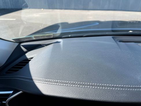 Used 2025 Genesis G70 2.5T image 34