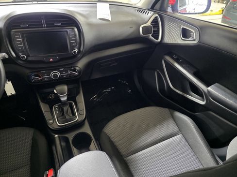 Used 2023 Kia Soul LX w/ Option Group 015 image 17