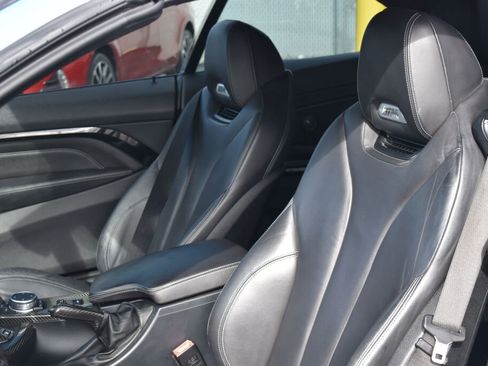 Used 2015 BMW M4 Convertible image 17