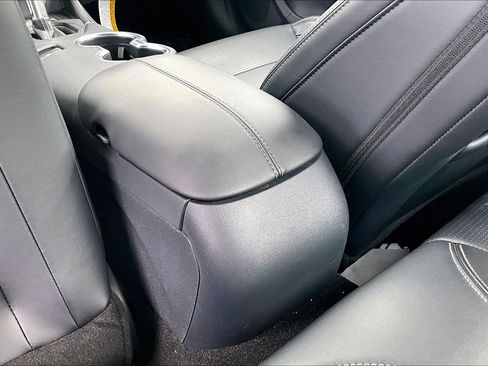 Used 2024 Ford Mustang GT Premium RWD image 33