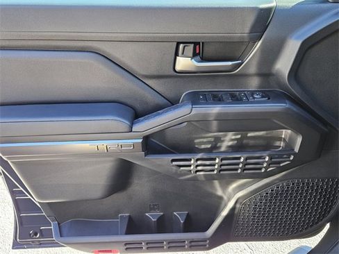Used 2025 Toyota Tacoma TRD Sport image 27