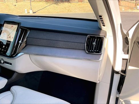 New 2026 Volvo XC90 B6 Ultra w/ Protection Package image 29