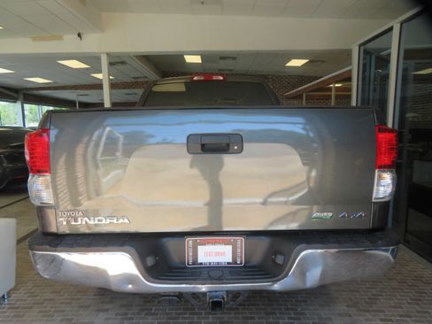 Used 2012 Toyota Tundra 4x4 Double Cab w/ Tow Pkg image 5