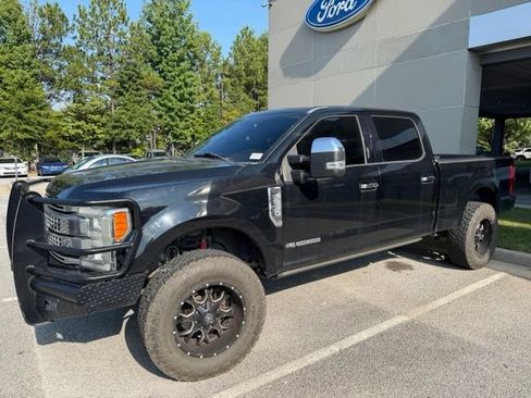 Used 2017 Ford F250 Platinum w/ Platinum Ultimate Package AWD/4WD image 2