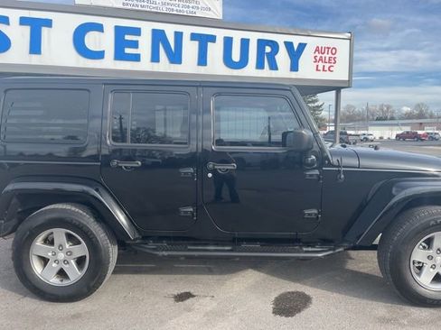 Used 2016 Jeep Wrangler Unlimited Sahara image 15