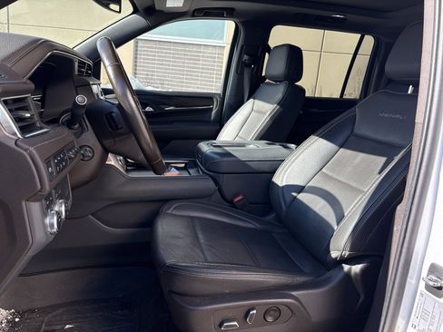 Used 2022 GMC Yukon XL Denali image 15