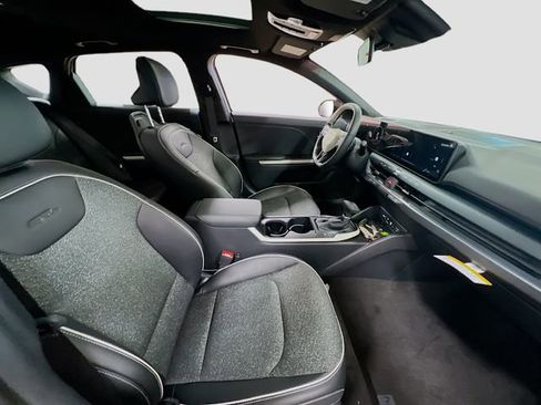 New 2025 Kia K4 GT-Line image 28