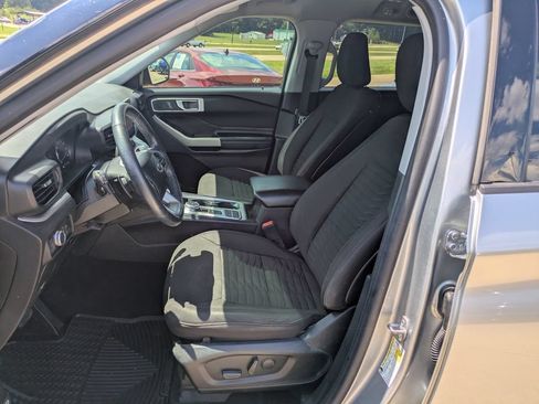 Used 2020 Ford Explorer XLT RWD image 4
