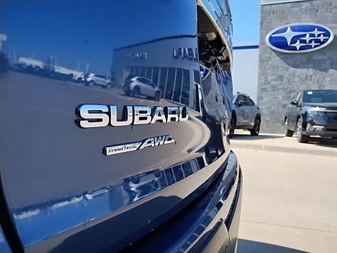 Certified 2022 Subaru Ascent Limited w/ Technology Package image 12